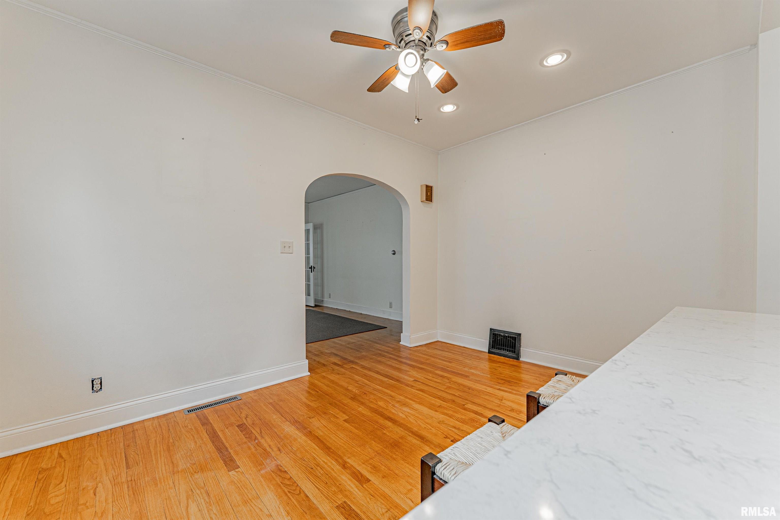 712 North Kickapoo Street Lincoln, IL 62656 - Photo 8 of 22 Gallery Image 8