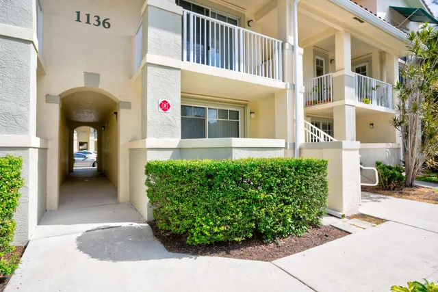 $1,900 | 1136 Town Center Drive, Unit 11, Jupiter, FL 33458