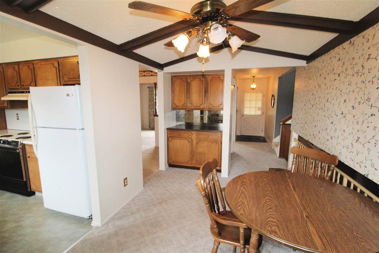 6218 West River Road Flushing, MI 48433 - Photo 6 of 26 50006713-5.JPG