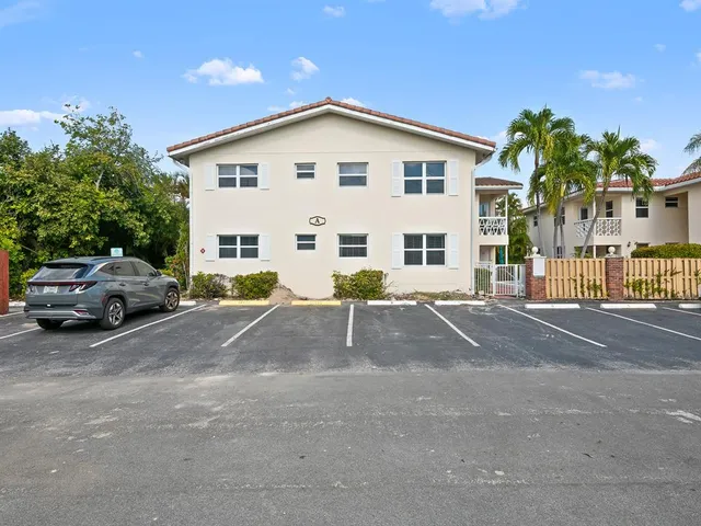 $179,500 | 2591 Northeast 55th Court, Unit 102, Fort Lauderdale, FL 33308