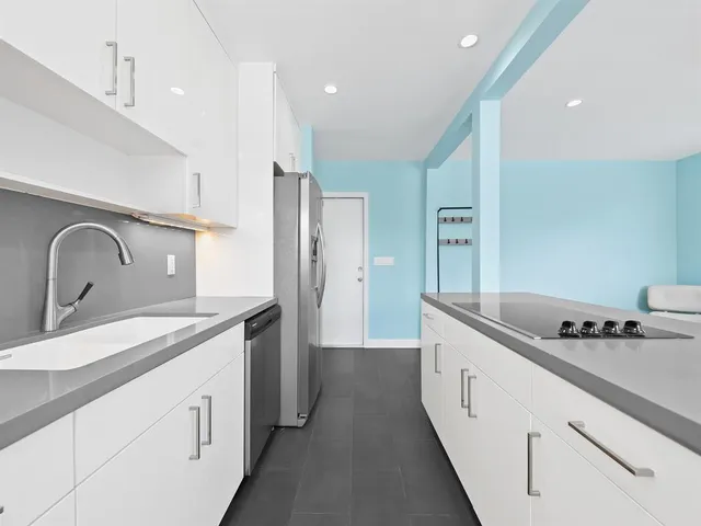 $179,500 | 2591 Northeast 55th Court, Unit 102, Fort Lauderdale, FL 33308