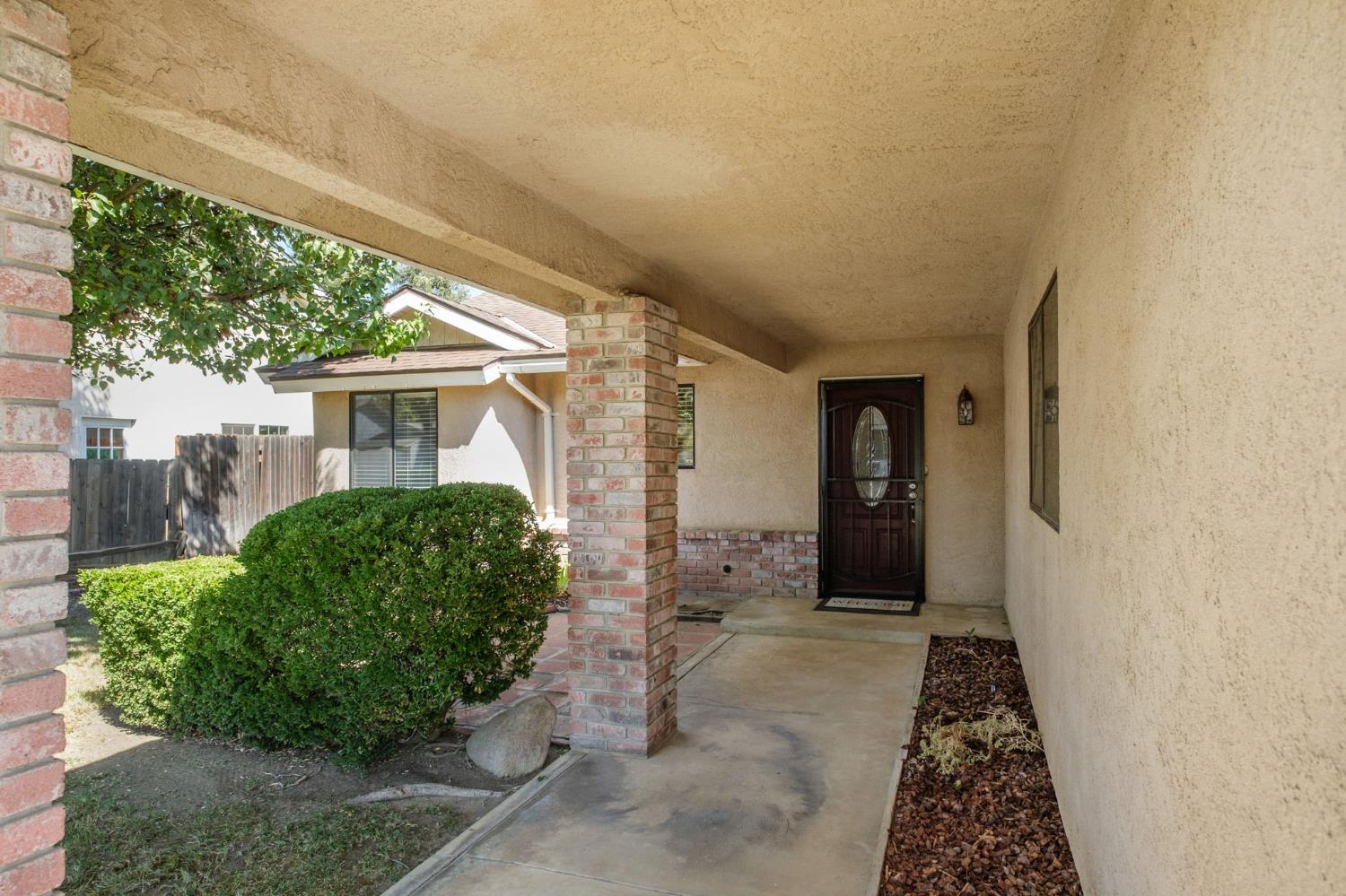 3237 Renn Avenue Clovis, CA 93611 - Photo 3 of 39 Gallery Image 3