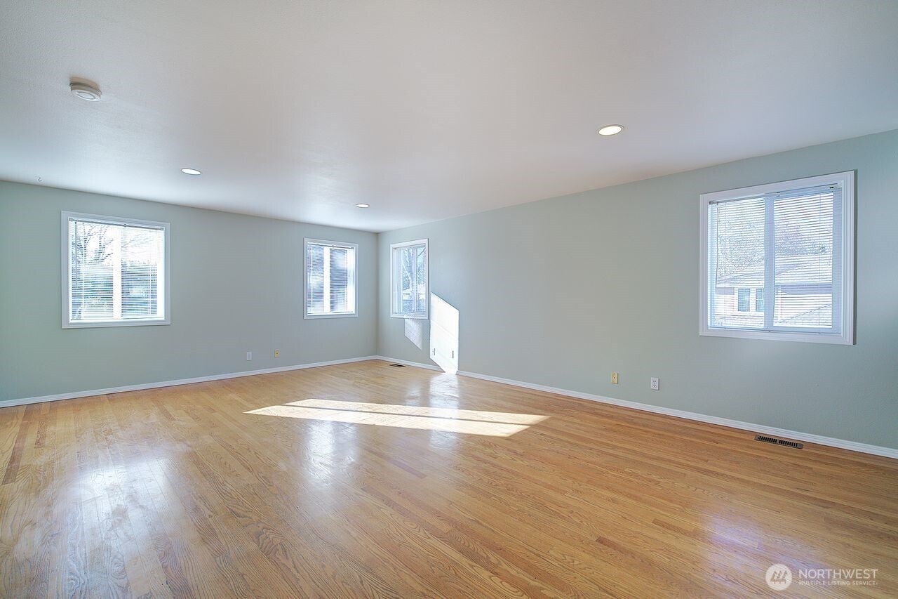 13902 Beverly Park Road Lynnwood, WA 98087 - Photo 19 of 39