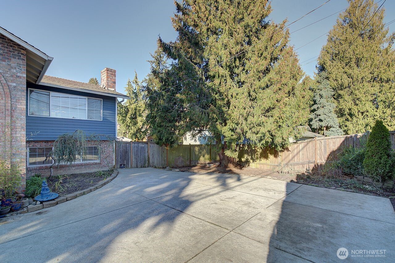 13902 Beverly Park Road Lynnwood, WA 98087 - Photo 3 of 39