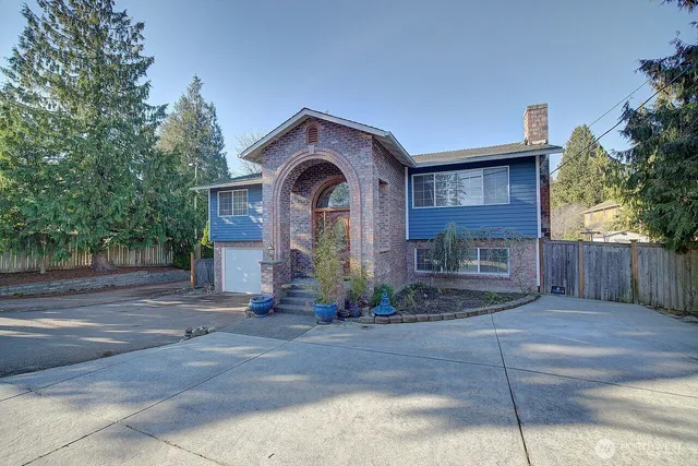 $996,000 | 13902 Beverly Park Road, Lynnwood, WA 98087