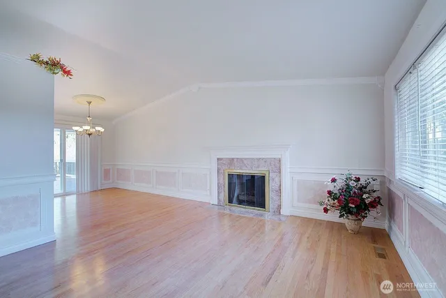 $996,000 | 13902 Beverly Park Road, Lynnwood, WA 98087