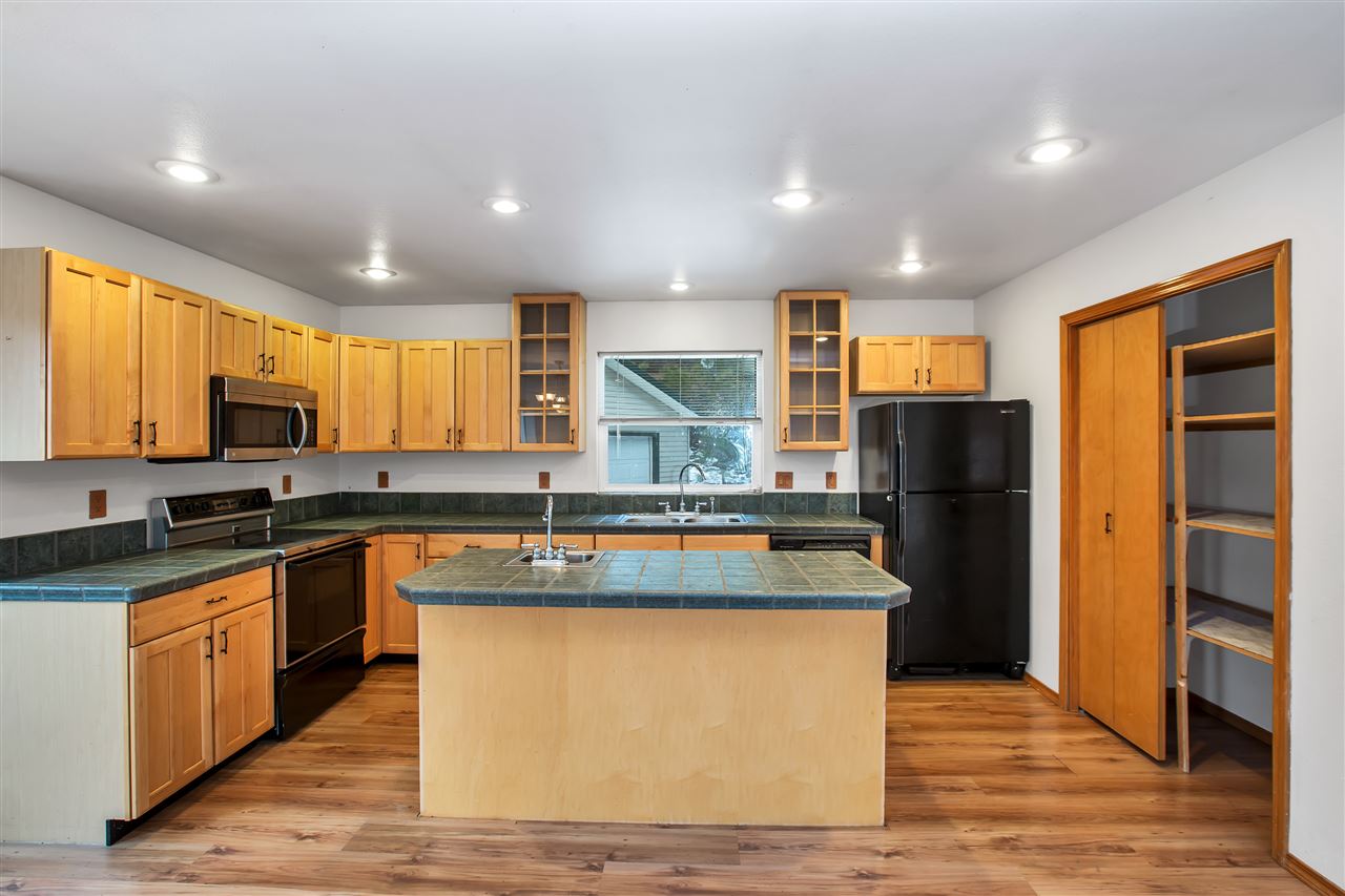 15208 West Coulee Hite Road Spokane, WA 99224 - Photo 5 of 15 Gallery Image 5