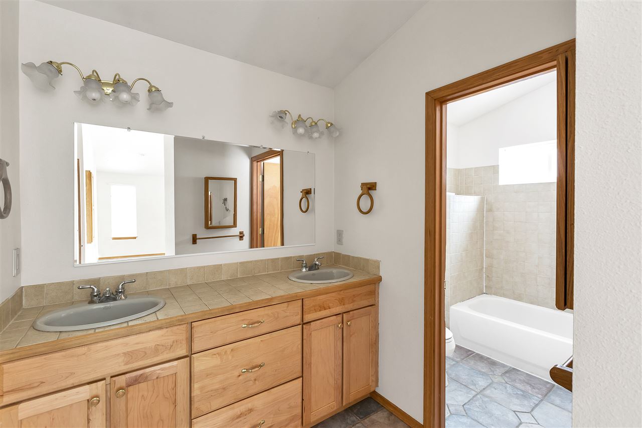 15208 West Coulee Hite Road Spokane, WA 99224 - Photo 8 of 15 Gallery Image 8