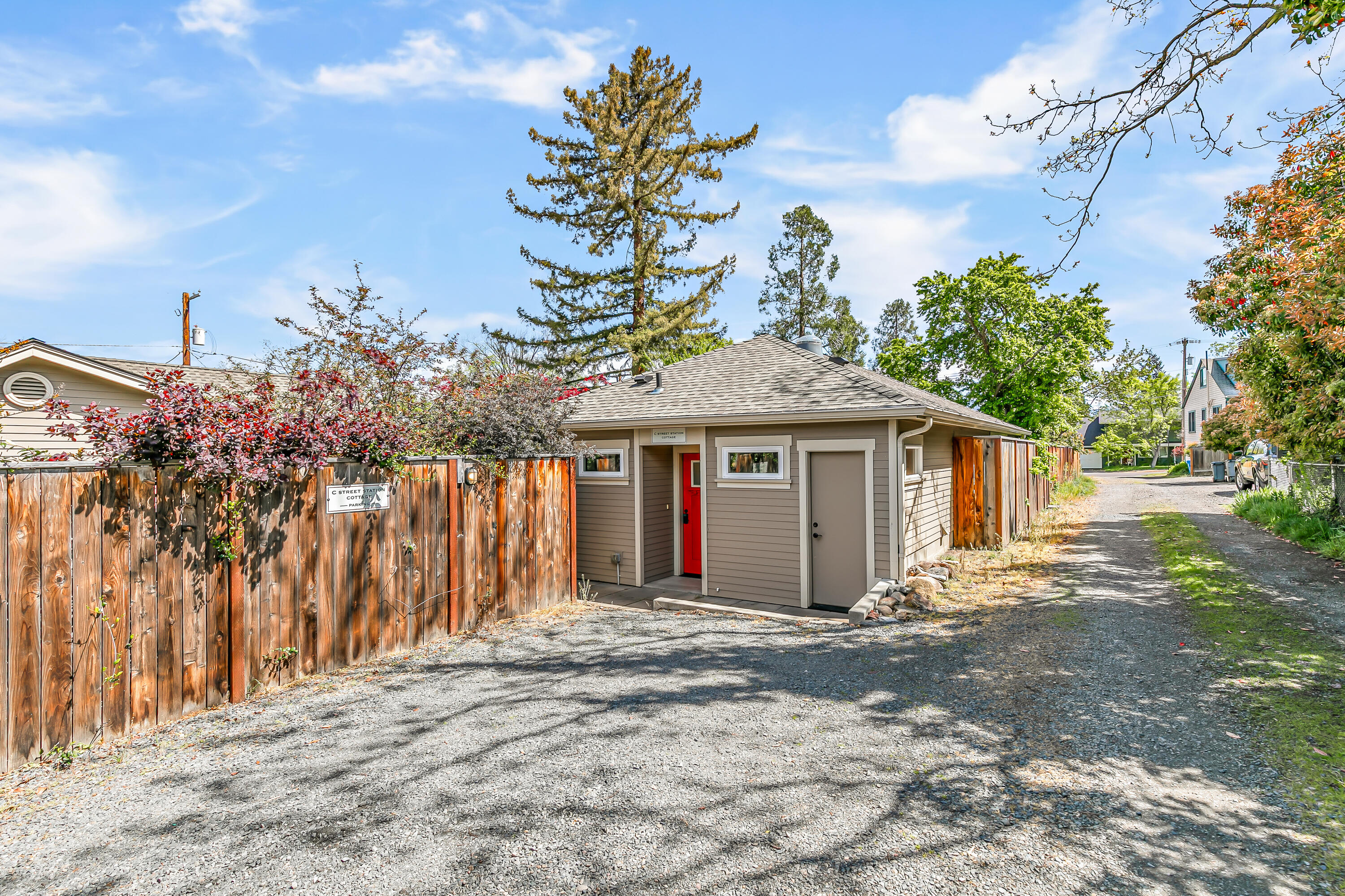746 C Street Ashland, OR 97520 - Photo 28 of 44