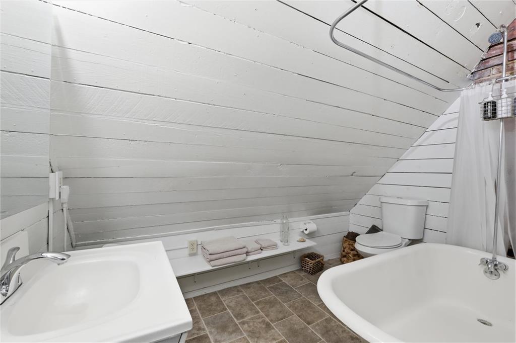 3800 Roanoke Road Kansas City, MO 64111 - Photo 25 of 36