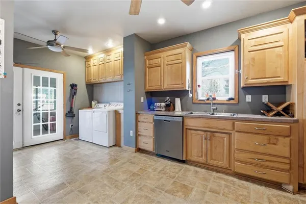 $460,000 | 3800 Roanoke Road, Kansas City, MO 64111