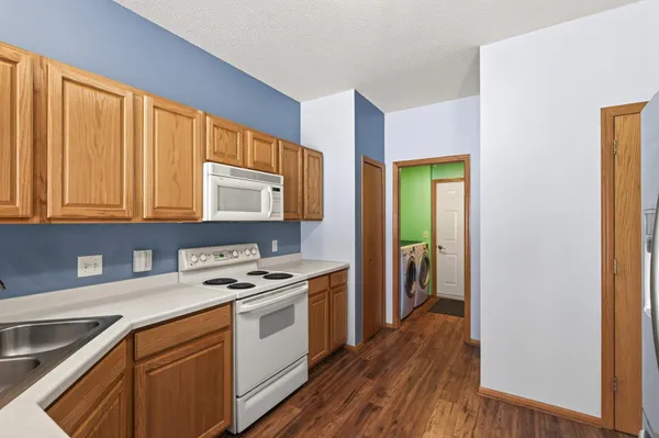 $284,500 | 15719 France Way, Unit 1313, Apple Valley, MN 55124