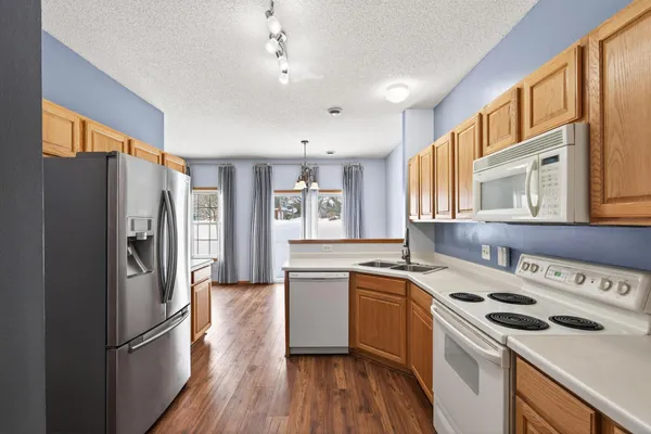 $284,500 | 15719 France Way, Unit 1313, Apple Valley, MN 55124