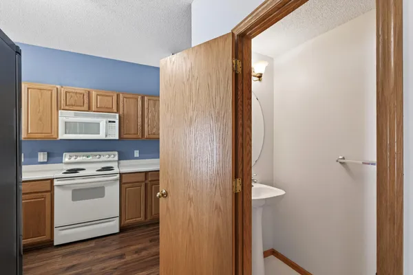 $284,500 | 15719 France Way, Unit 1313, Apple Valley, MN 55124
