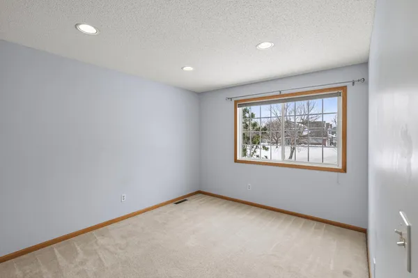 $284,500 | 15719 France Way, Unit 1313, Apple Valley, MN 55124