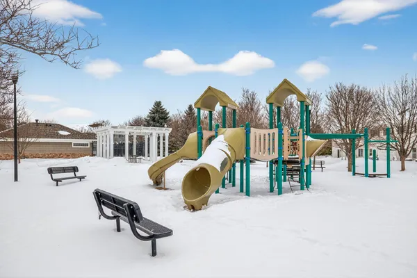 $284,500 | 15719 France Way, Unit 1313, Apple Valley, MN 55124