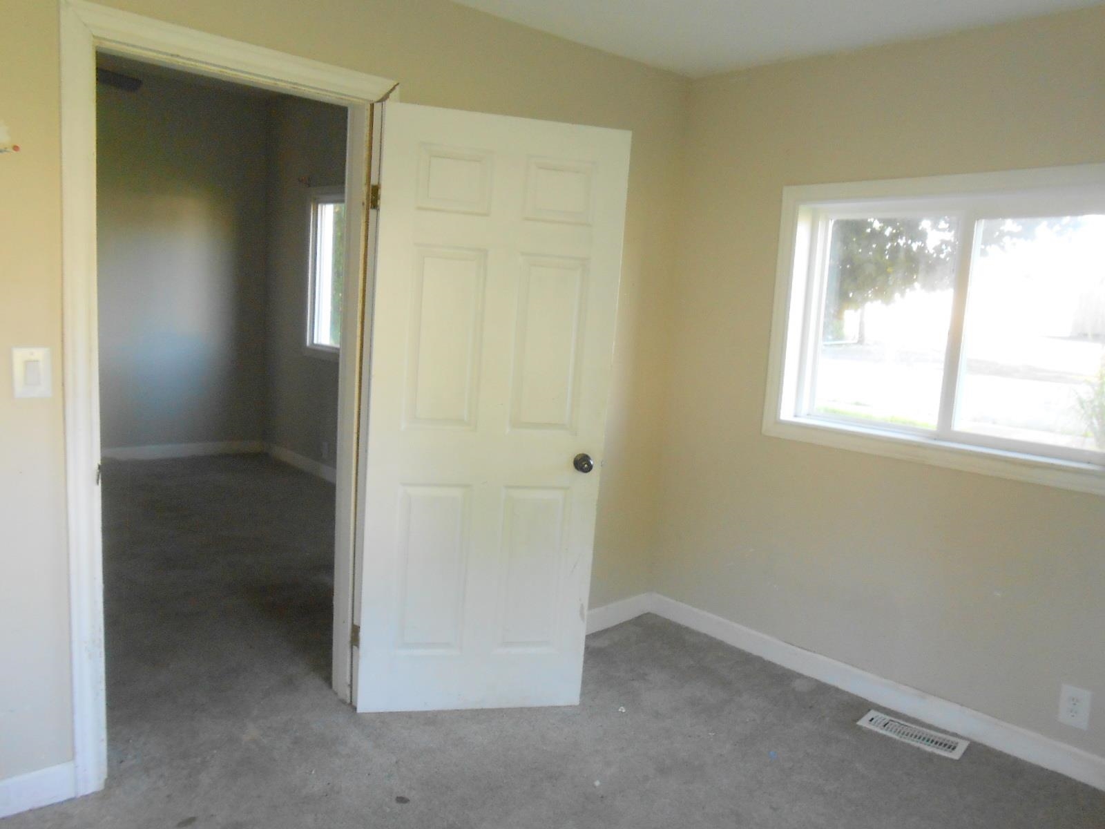 330 East Jones Street Warren, IN 46792 - Photo 8 of 20
