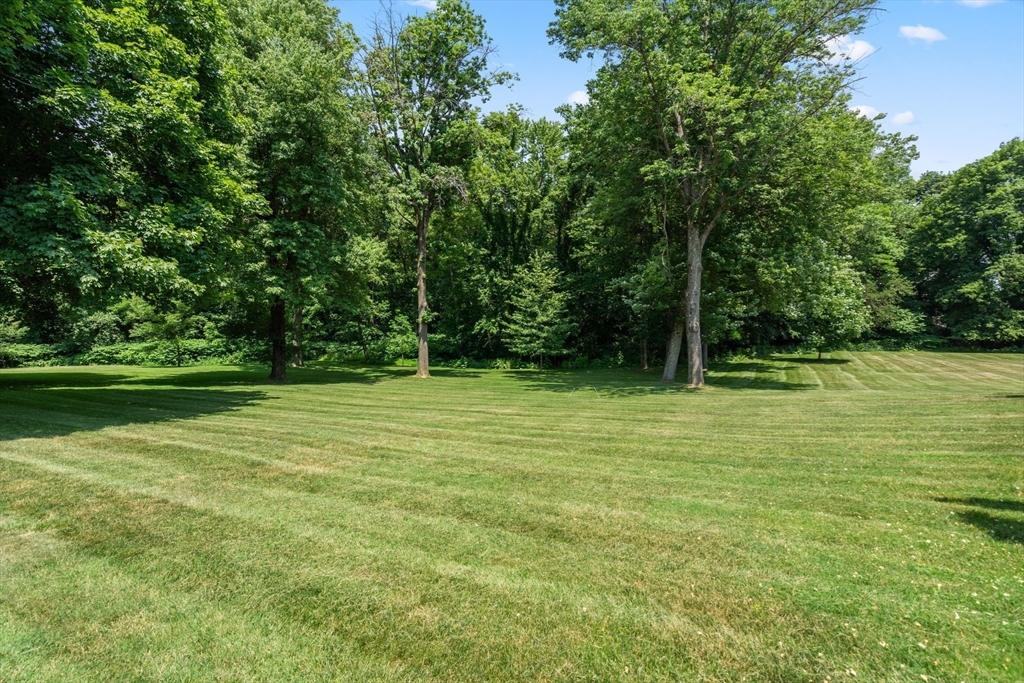 3 Suburban Road Worcester, MA 01602 - Photo 6 of 23