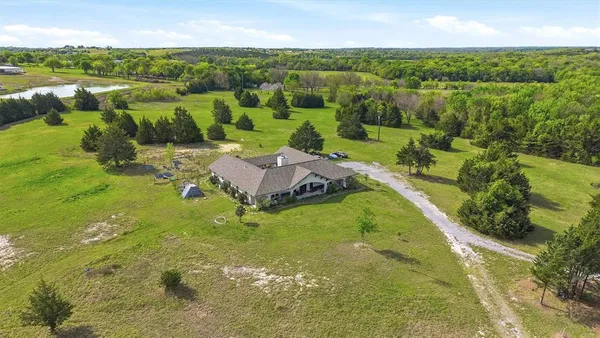 $2,200,000 | 1959 Marlow Road, Bells, TX 75414