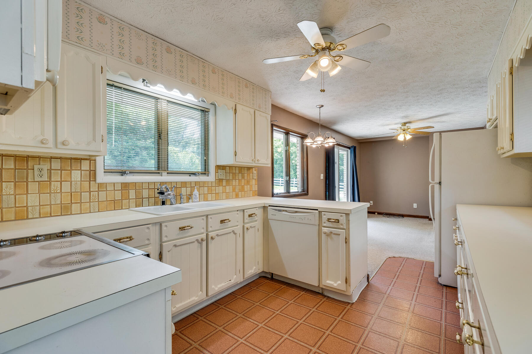289 Fall Creek Road Blountville, TN 37617 - Photo 11 of 57 014