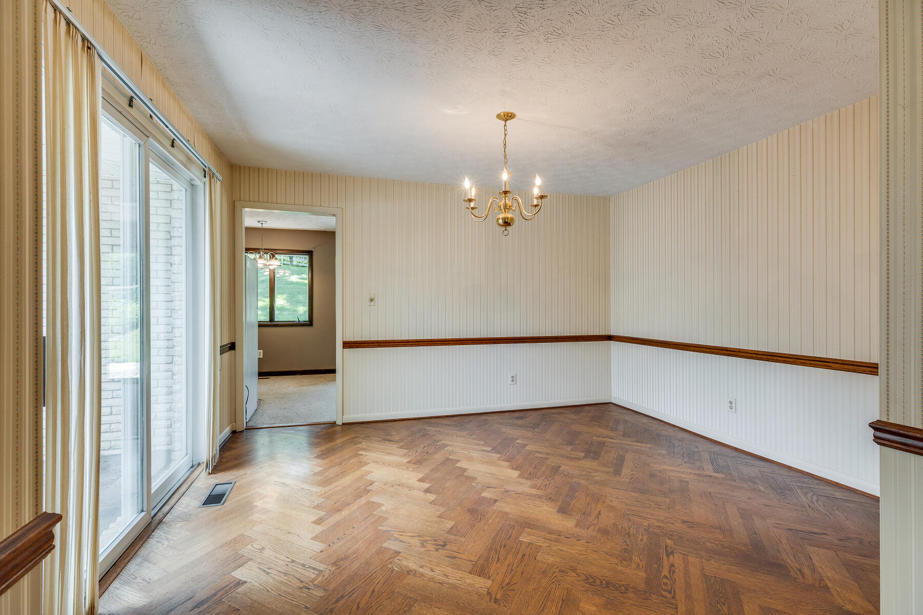 289 Fall Creek Road Blountville, TN 37617 - Photo 16 of 57 019
