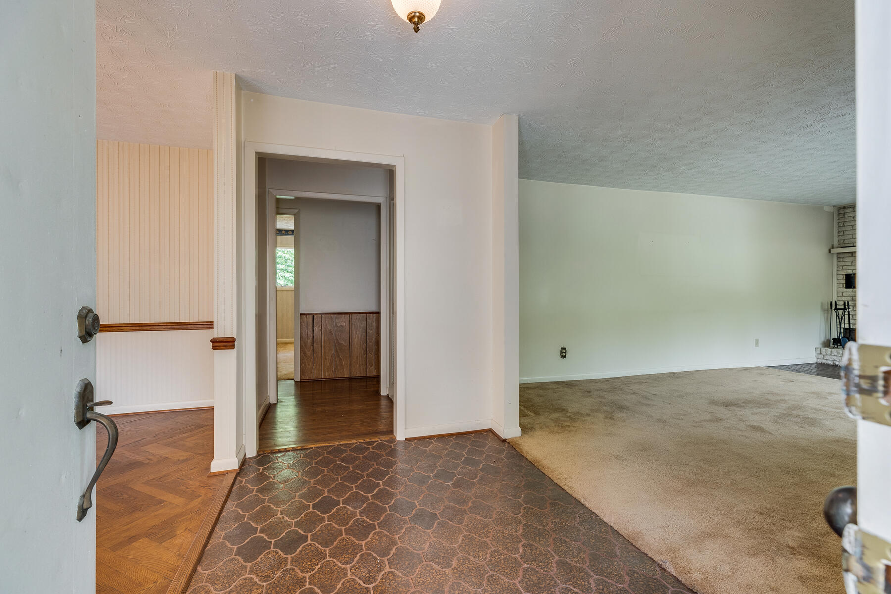 289 Fall Creek Road Blountville, TN 37617 - Photo 3 of 57 006
