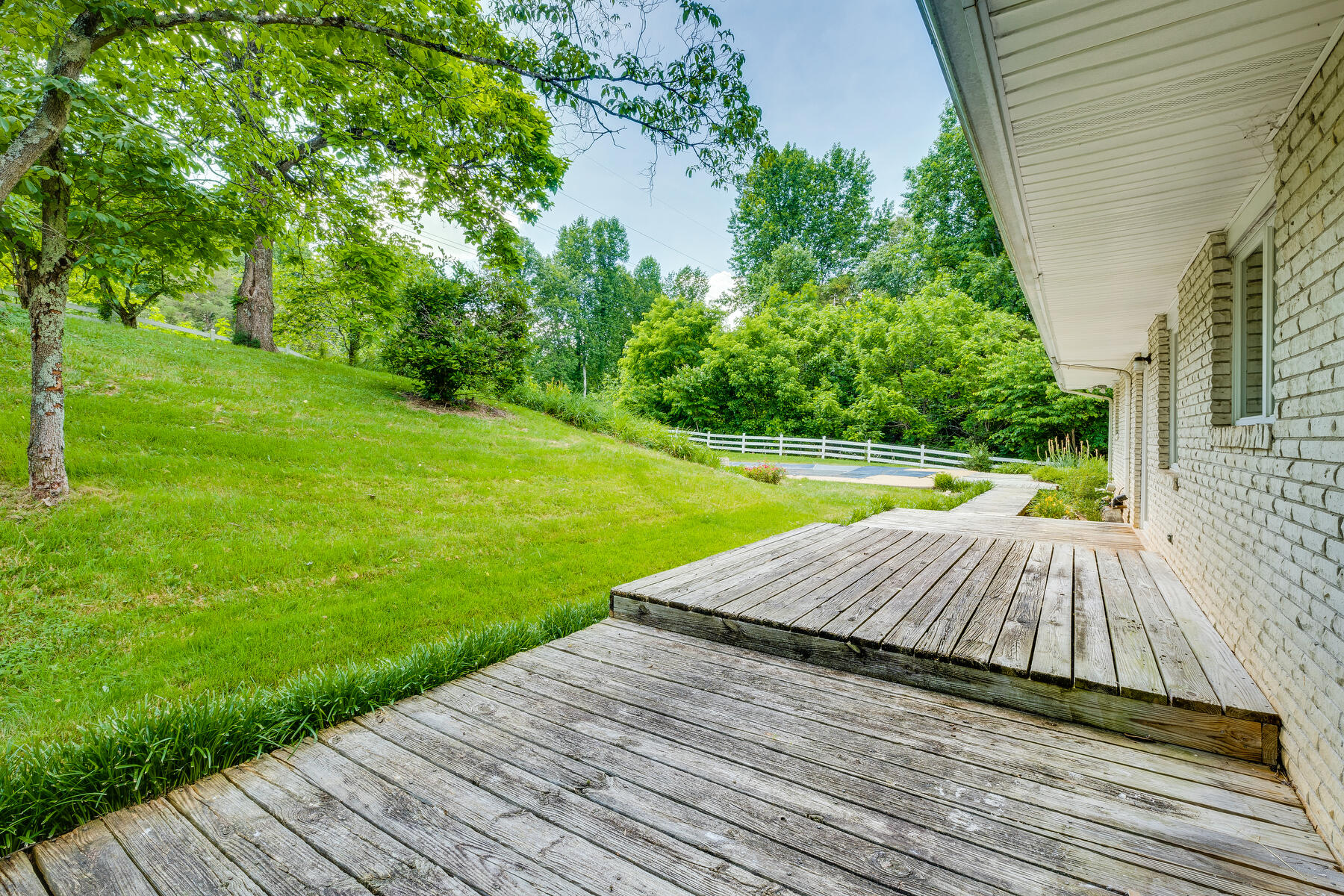 289 Fall Creek Road Blountville, TN 37617 - Photo 41 of 57 044