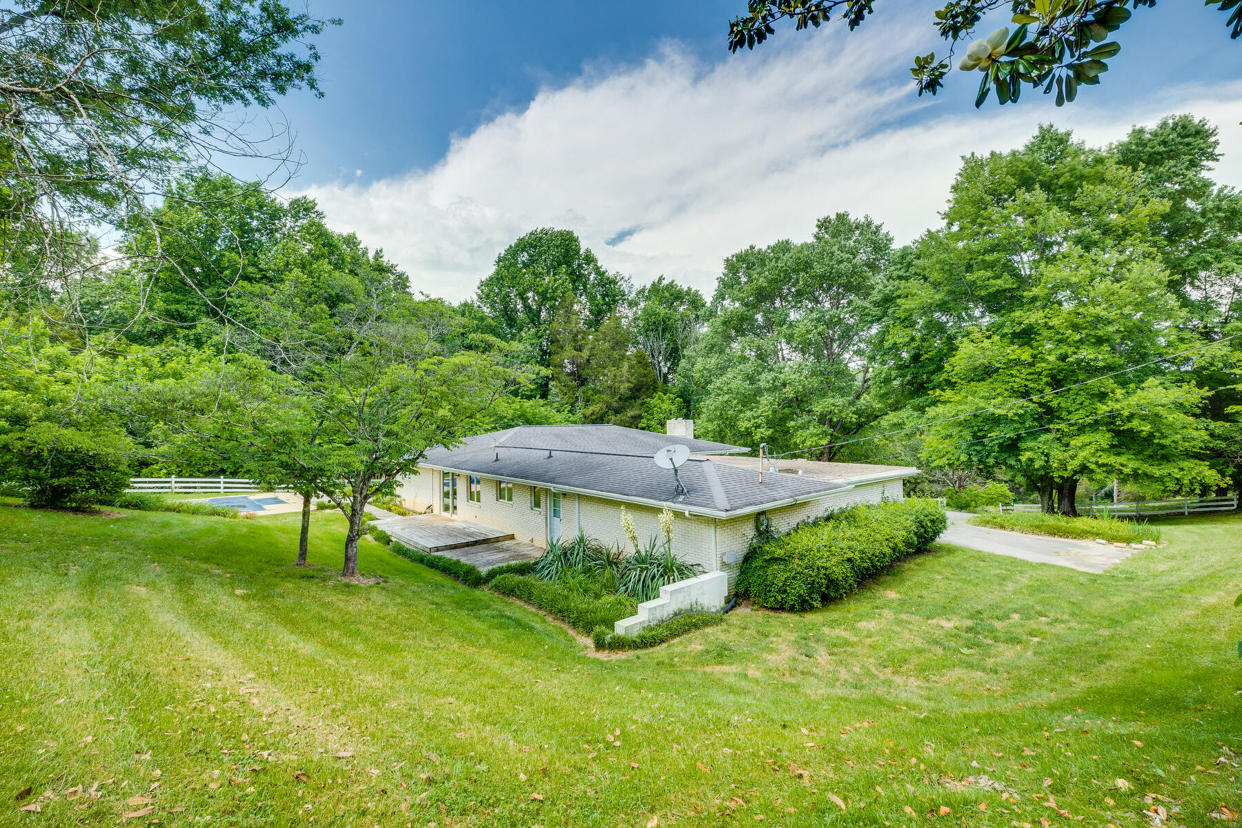 289 Fall Creek Road Blountville, TN 37617 - Photo 45 of 57 049