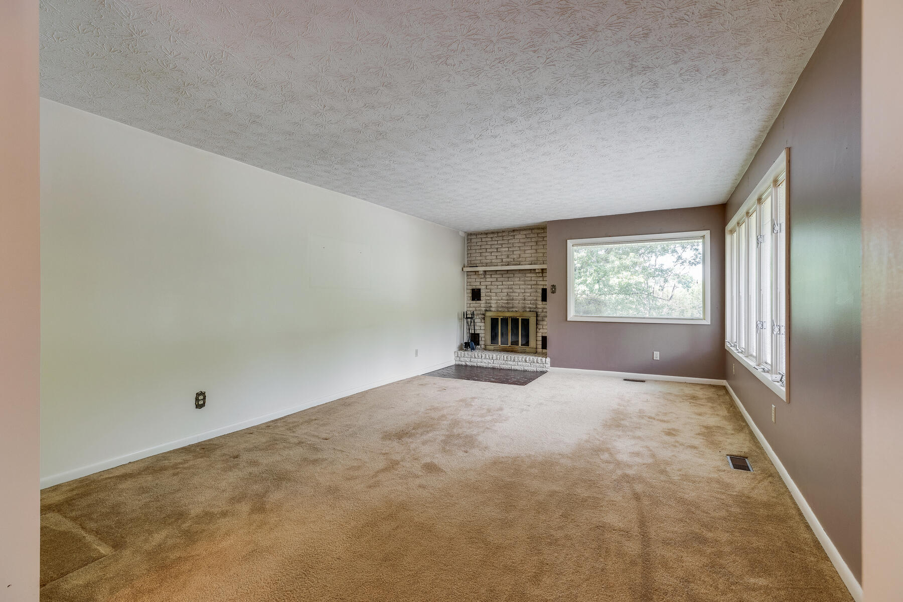 289 Fall Creek Road Blountville, TN 37617 - Photo 5 of 57 008
