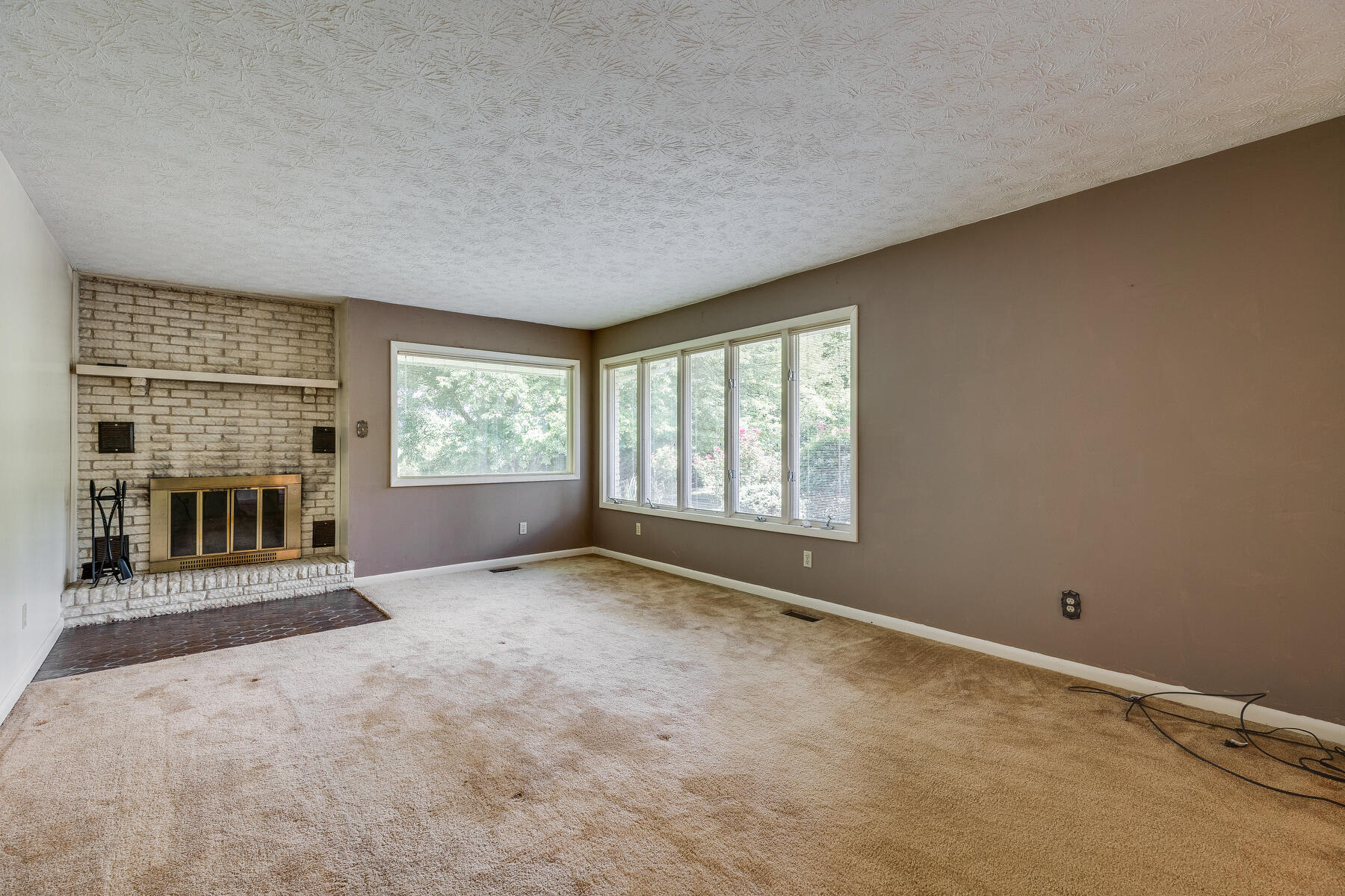 289 Fall Creek Road Blountville, TN 37617 - Photo 8 of 57 011