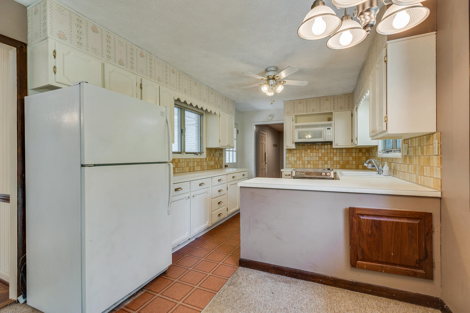 289 Fall Creek Road Blountville, TN 37617 - Photo 9 of 57 012