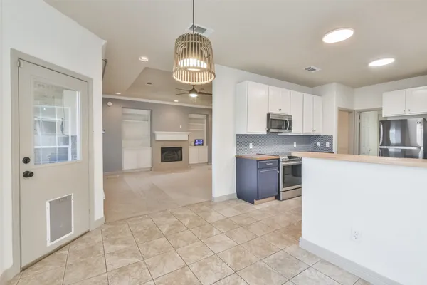 $1,950 | 10909 Redbird, Conroe, TX 77385