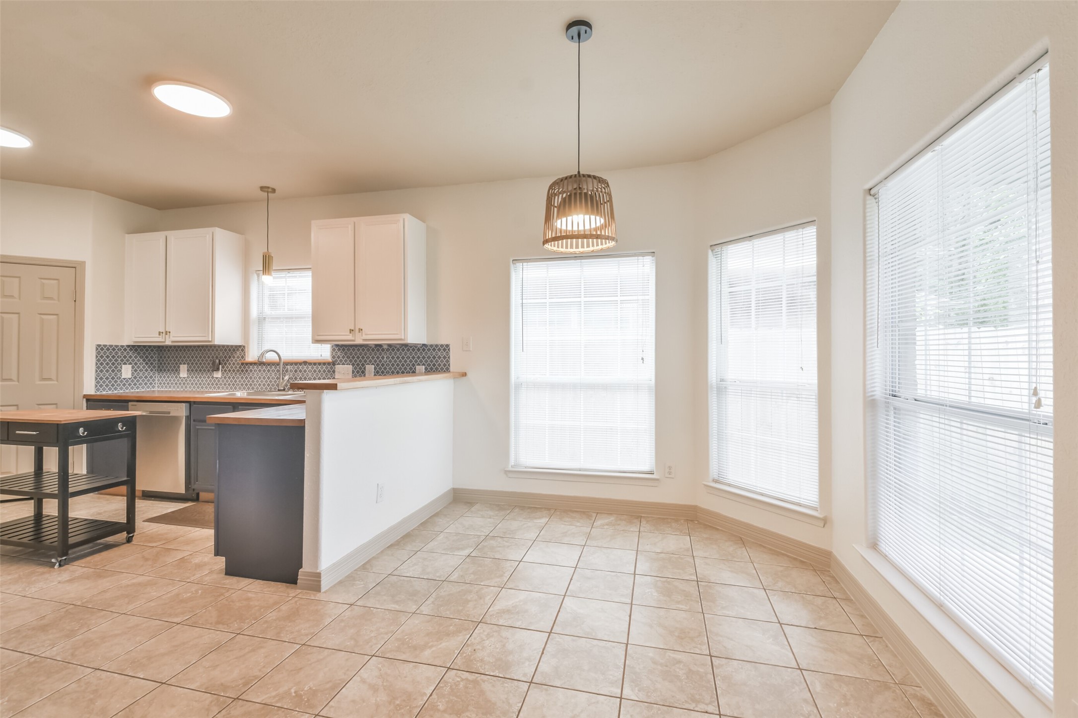 10909 Redbird Conroe, TX 77385 - Photo 12 of 28