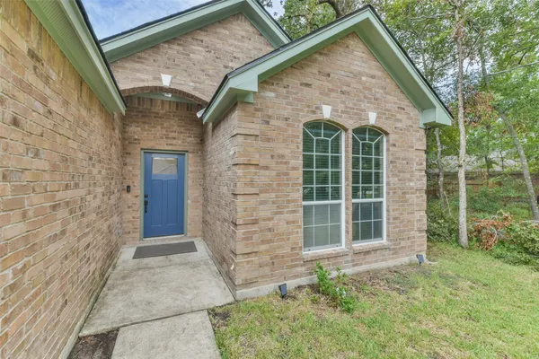 $1,950 | 10909 Redbird, Conroe, TX 77385