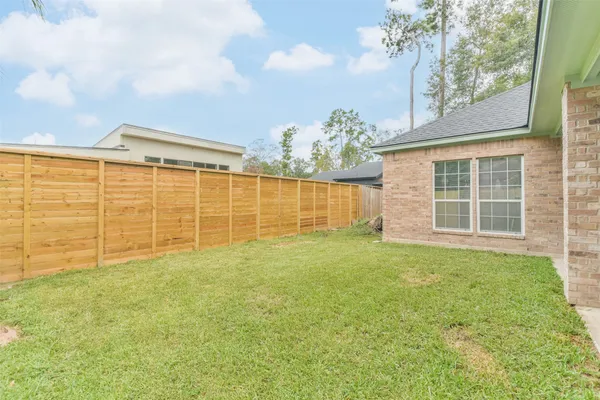 $1,950 | 10909 Redbird, Conroe, TX 77385