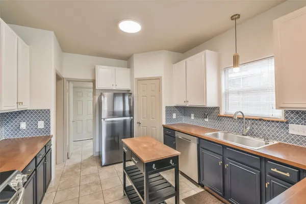 $1,950 | 10909 Redbird, Conroe, TX 77385