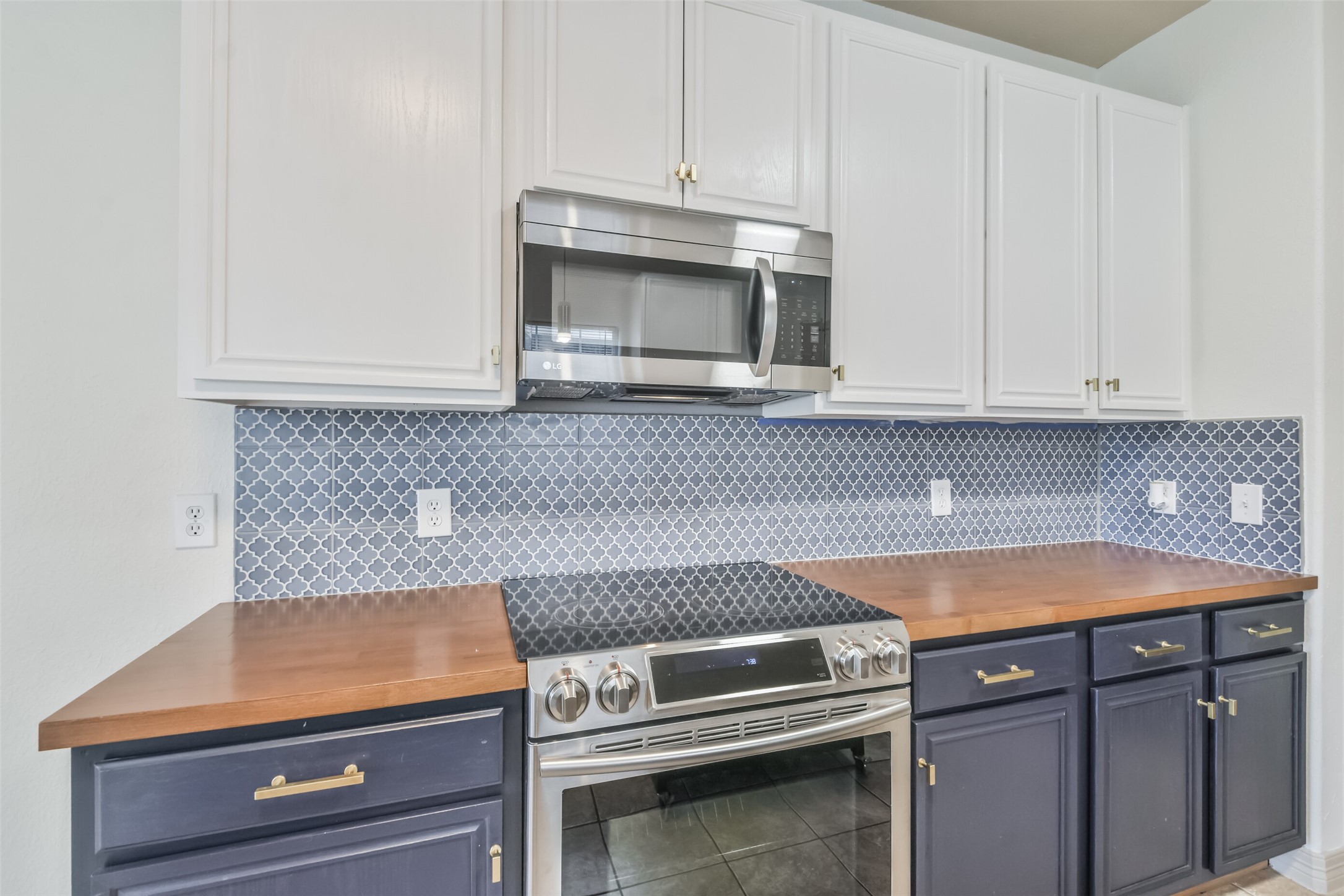 10909 Redbird Conroe, TX 77385 - Photo 10 of 28