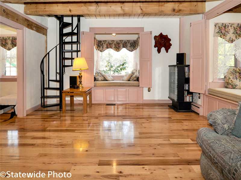 400 Carpenter Road Scituate, RI 02831 - Photo 5 of 25 Living Room.