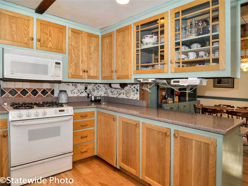 400 Carpenter Road Scituate, RI 02831 - Photo 8 of 25 Kitchen.
