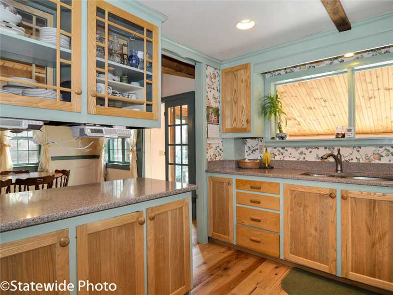 400 Carpenter Road Scituate, RI 02831 - Photo 9 of 25 Kitchen.