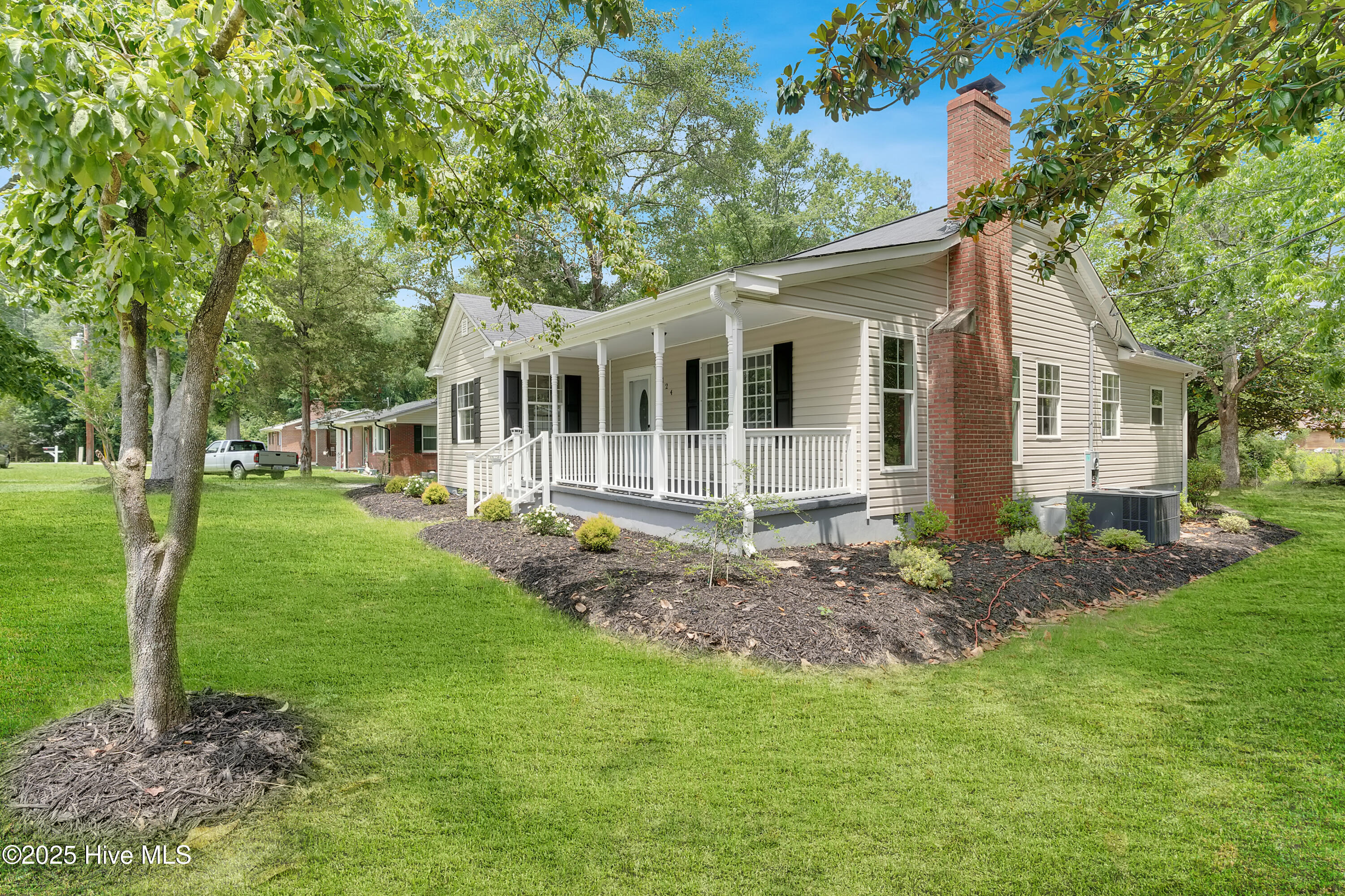124 Parker Street Rockingham, NC 28379 - Photo 4 of 26 DSC09333