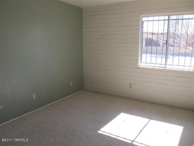 9611 East Sellarole Road Tucson, AZ 85730 - Photo 4 of 9