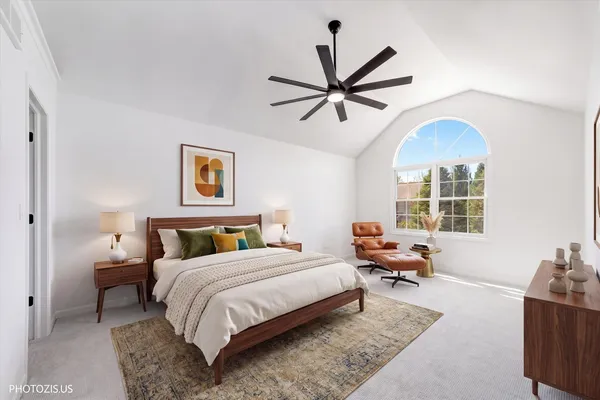 $329,900 | 102 River Bluff Court, Carpentersville, IL 60110