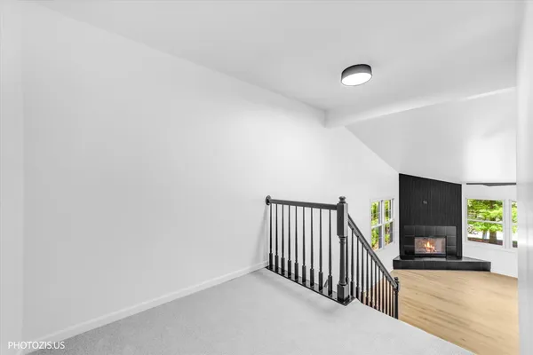 $329,900 | 102 River Bluff Court, Carpentersville, IL 60110