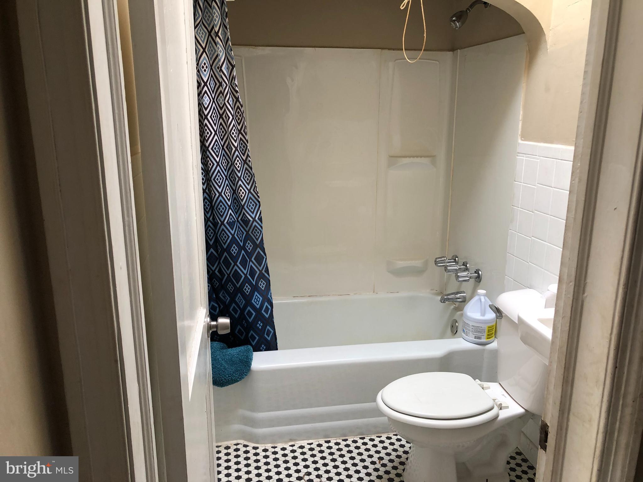 1047 Desoto Road Baltimore, MD 21223 - Photo 17 of 44 Unit B Bathroom