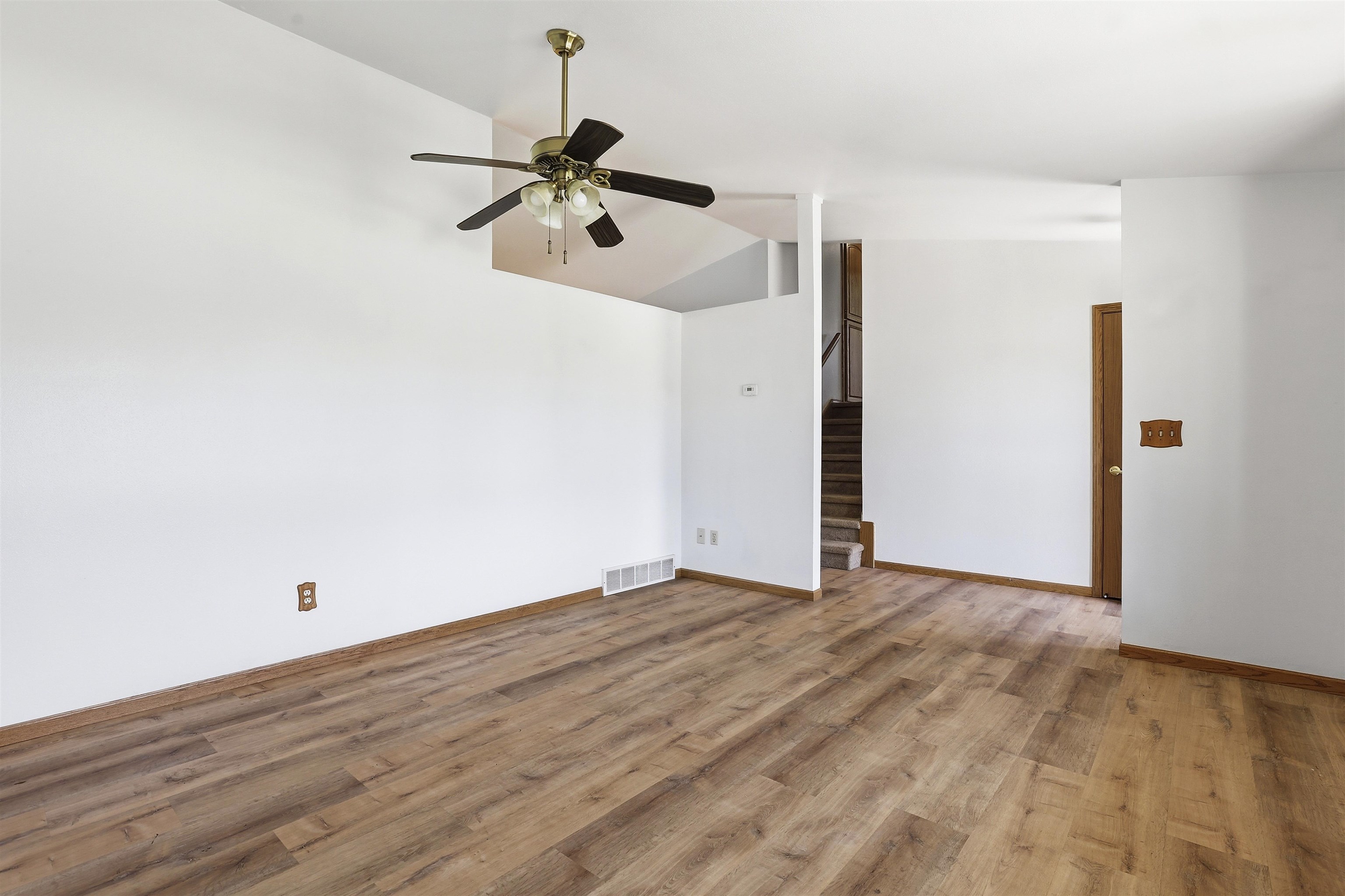 W2944 Northbrook Court Appleton, WI 54915 - Photo 13 of 35