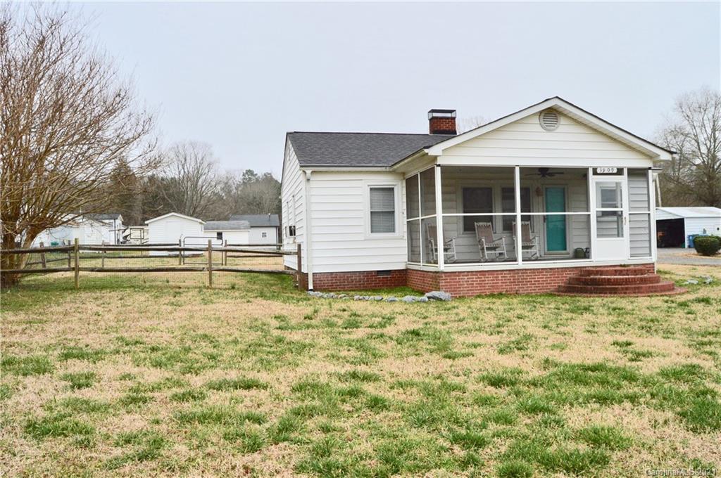 3909 Centergrove Road Concord, NC 28025 - Photo 3 of 23 Gallery Image 3