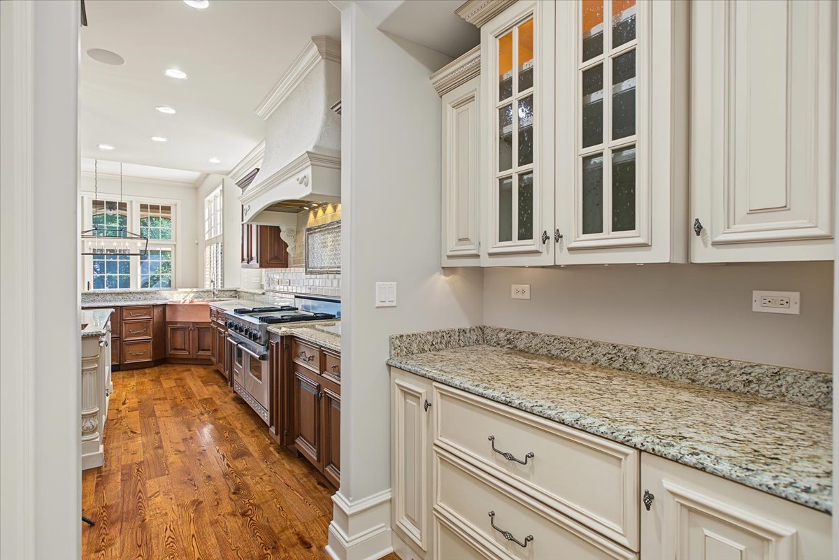 849 East Hillside Road Naperville, IL 60540 - Photo 19 of 53 Gallery Image 19
