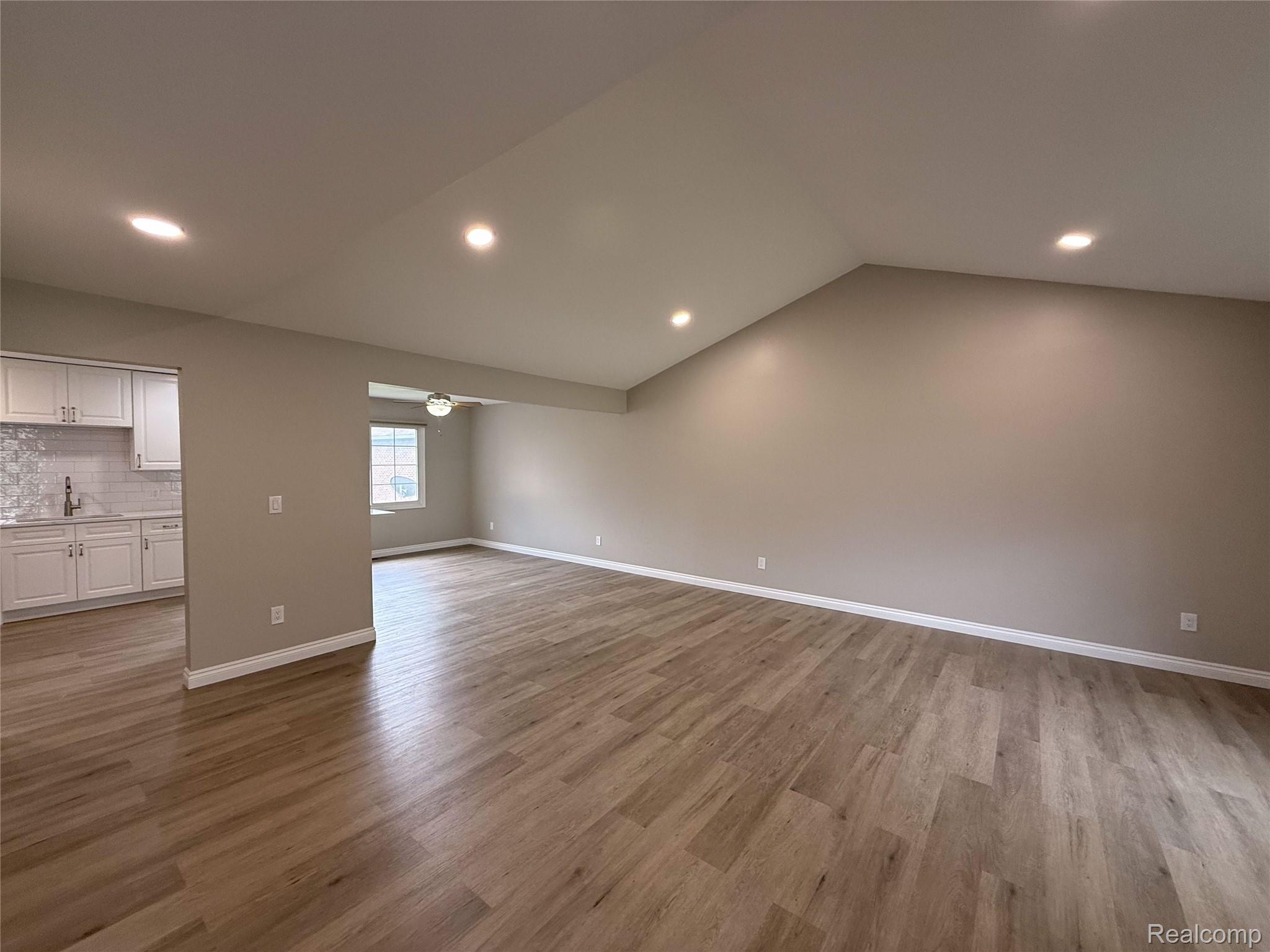 45480 Inverness Circle Macomb, MI 48044 - Photo 4 of 37 45480 Inverness_04.jpg