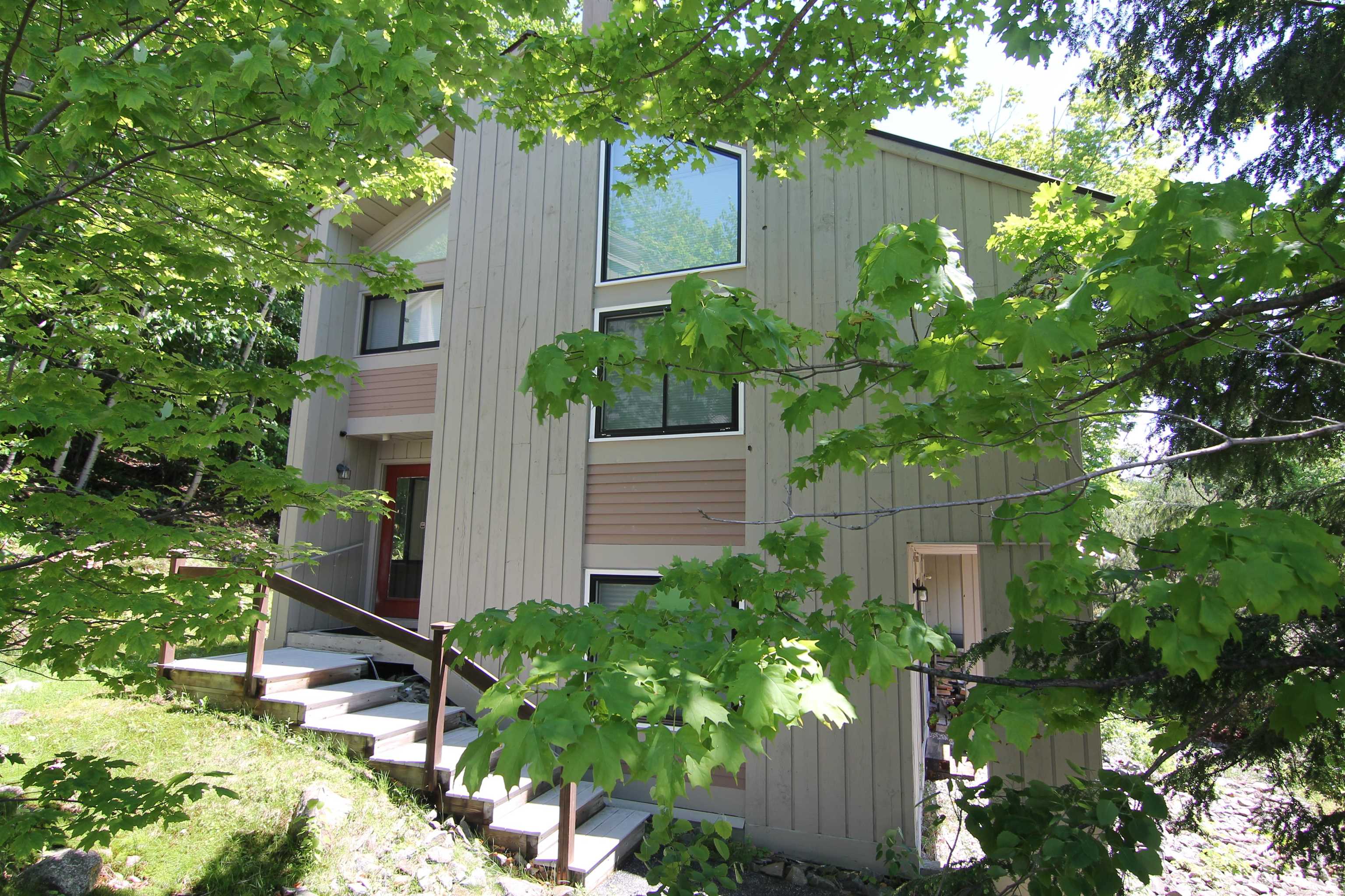 4 Highwood Road, Unit 2 Lincoln, NH 03251 - Photo 1 of 27